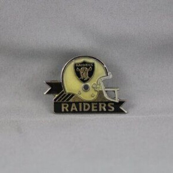 Los Angeles Raiders PIn (vTG) - Silver Helmet with Underbanner - Inlaid PIn - Picture 3 of 3